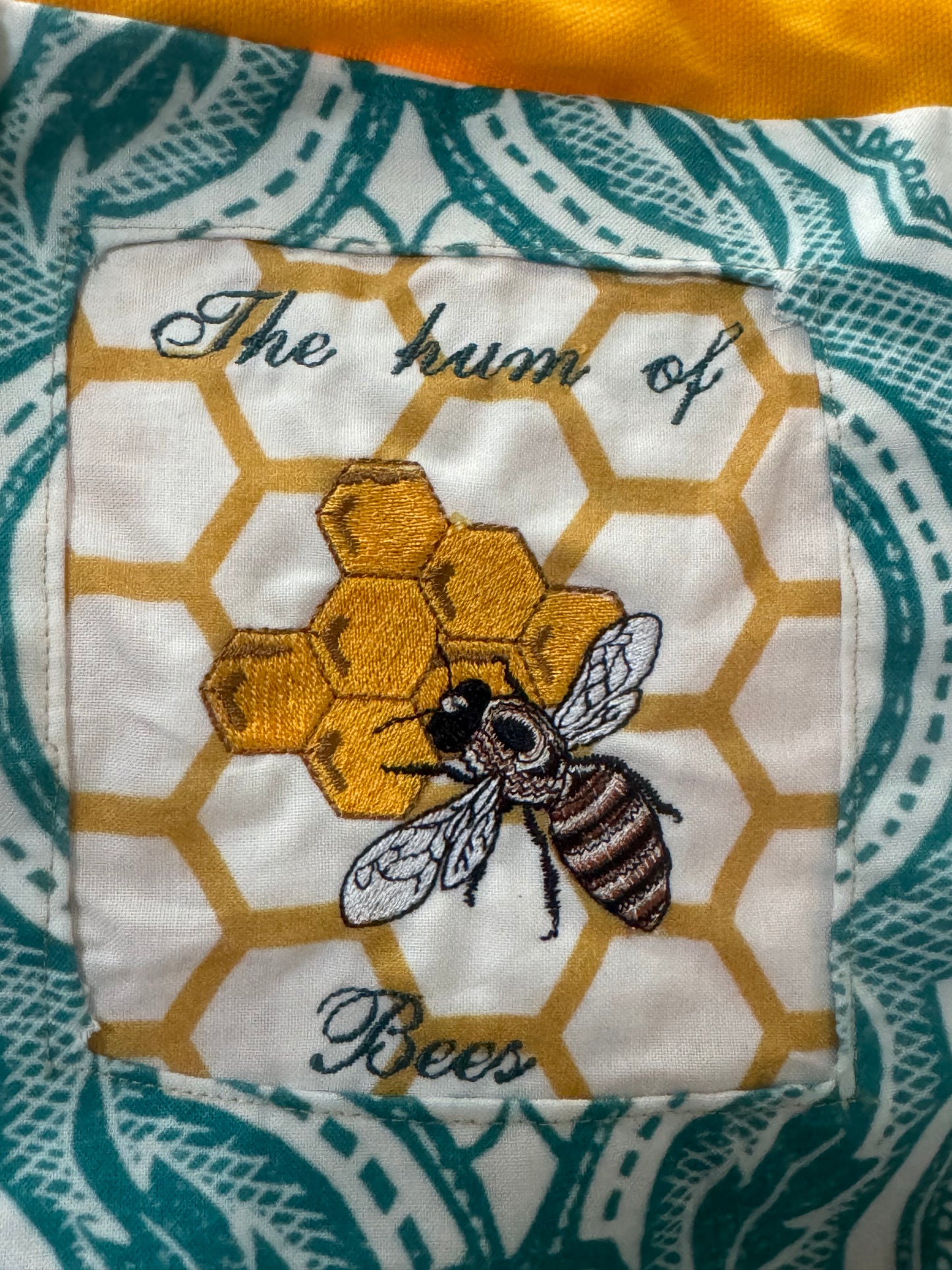 The hum of Bees Farmer's Market Tote